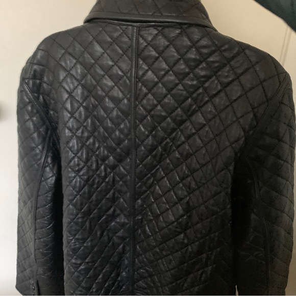 Ladies leather jacket. Quilted black. Very nice and great shape. Has a liner. - Picture 6 of 6